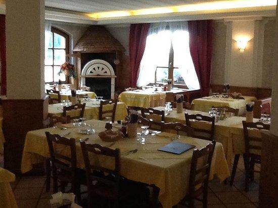Hotel Tosa مادونا دي كامبيليو المظهر الخارجي الصورة