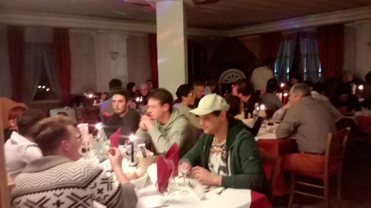 Hotel Tosa مادونا دي كامبيليو المظهر الخارجي الصورة