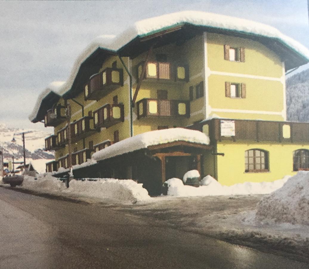 Hotel Tosa مادونا دي كامبيليو المظهر الخارجي الصورة