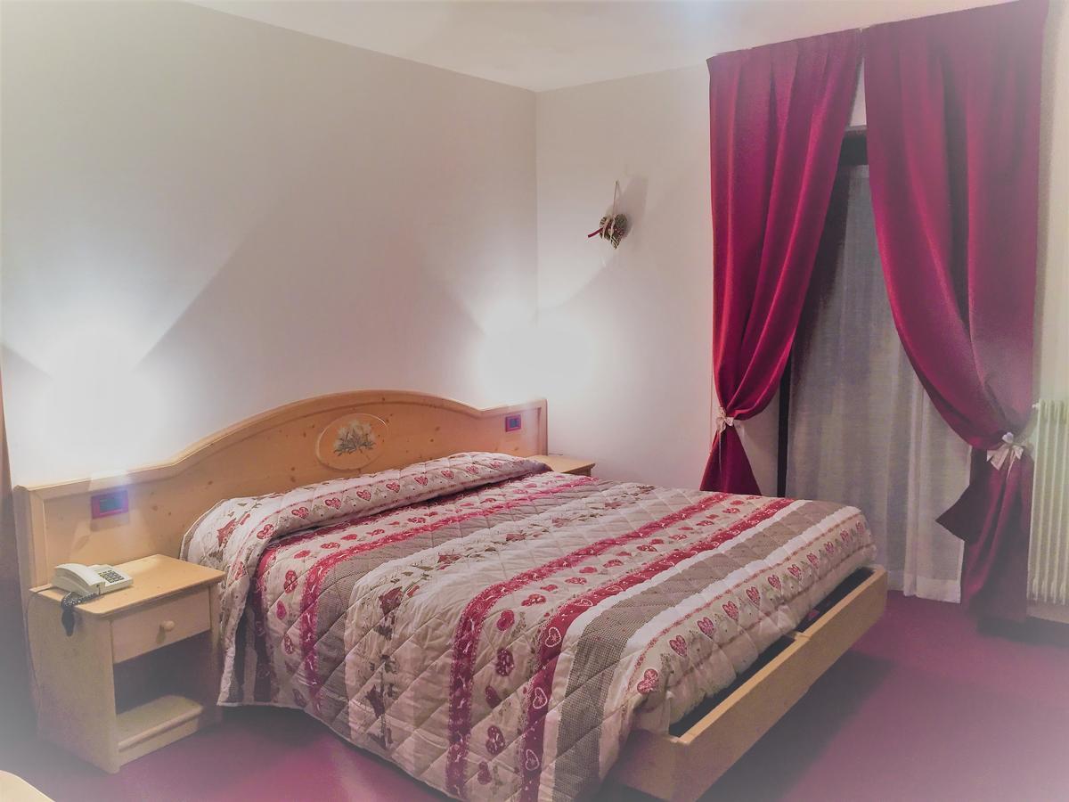 Hotel Tosa مادونا دي كامبيليو المظهر الخارجي الصورة